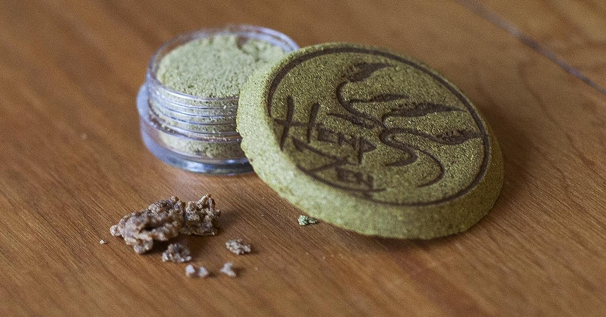 Pollen Press: What is it & How to Use a Pollen Press?