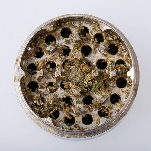 How to Clean a Weed Grinder: Step By Step Guide