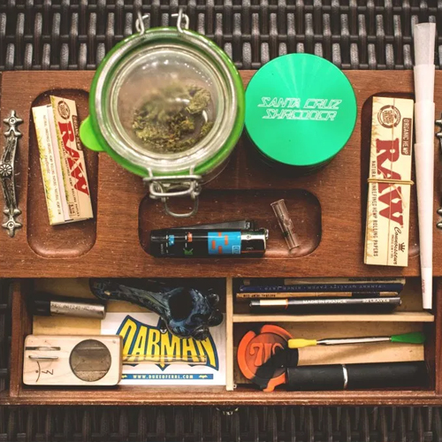 Weed smoking accessories you must have